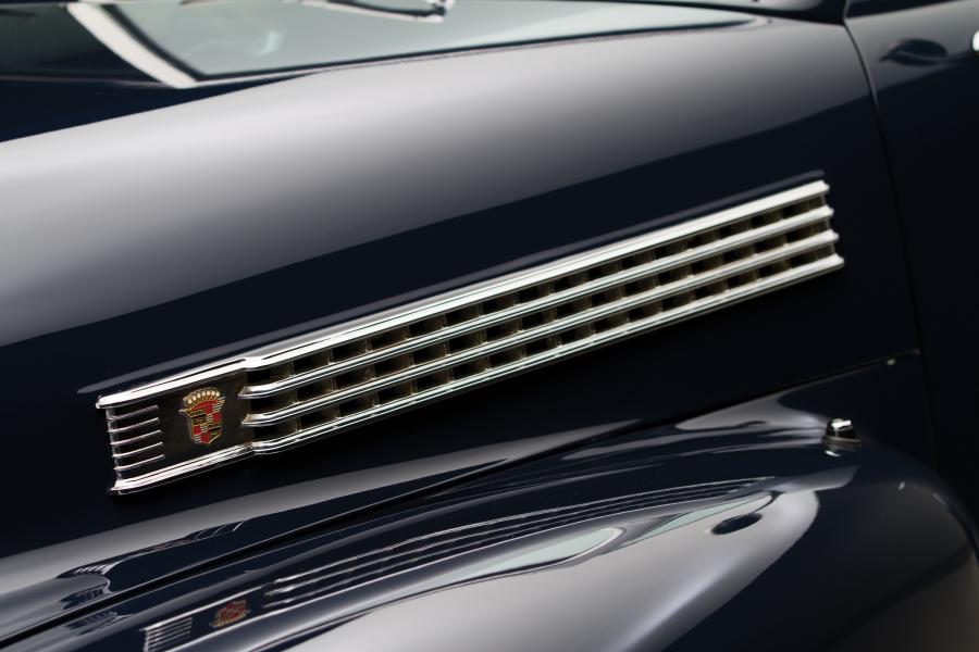  Cadillac Series 62 Custom Convertible Coupe 1941 года  (фото 9 из 23)